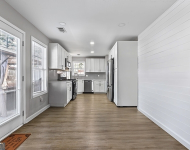 5720 Crow Drive - Photo Thumbnail 7