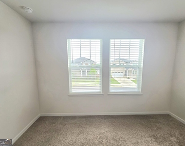 327 Valley Oak Drive - Photo Thumbnail 40