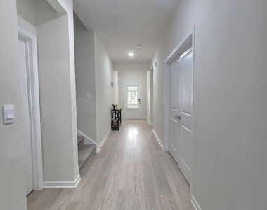 327 Valley Oak Drive - Photo Thumbnail 41