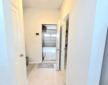 327 Valley Oak Drive - Photo Thumbnail 11