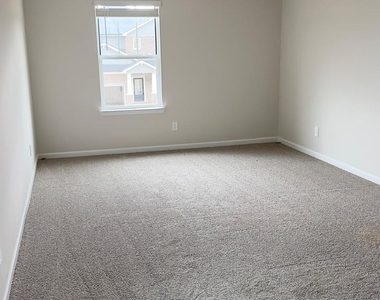 327 Valley Oak Drive - Photo Thumbnail 29