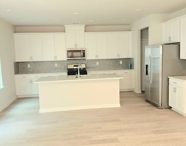327 Valley Oak Drive - Photo Thumbnail 13