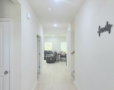 327 Valley Oak Drive - Photo Thumbnail 10