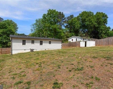 2363 Beverly Lane - Photo Thumbnail 22
