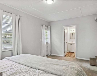 2363 Beverly Lane - Photo Thumbnail 10