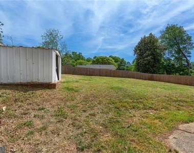 2363 Beverly Lane - Photo Thumbnail 21