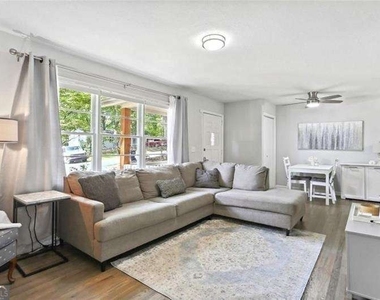 2363 Beverly Lane - Photo Thumbnail 2