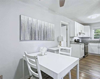2363 Beverly Lane - Photo Thumbnail 3