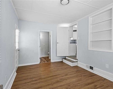 2363 Beverly Lane - Photo Thumbnail 9