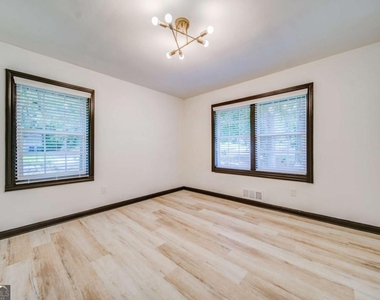 2020 Marvin Lane Sw - Photo Thumbnail 13