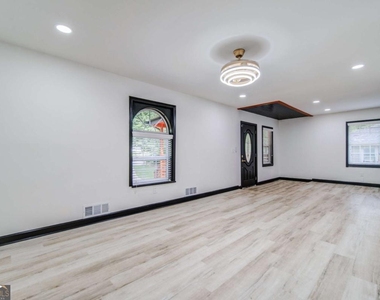 2020 Marvin Lane Sw - Photo Thumbnail 7