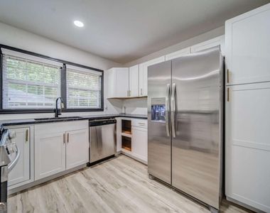 2020 Marvin Lane Sw - Photo Thumbnail 8