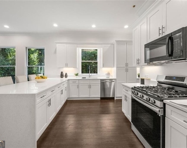1260 Heards Ferry Road - Photo Thumbnail 24