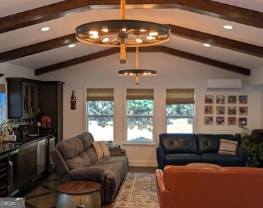 2545 Manor View - Photo Thumbnail 1