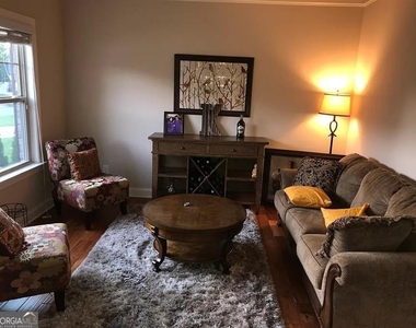 2545 Manor View - Photo Thumbnail 7