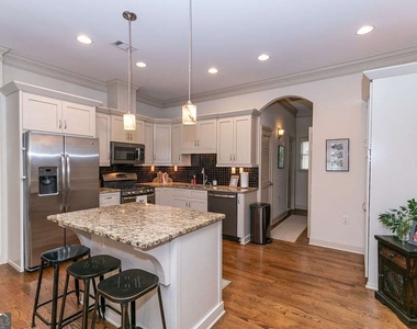 1084 Sanders Avenue Se - Photo Thumbnail 12