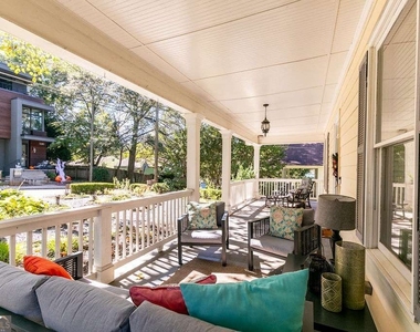 1084 Sanders Avenue Se - Photo Thumbnail 3