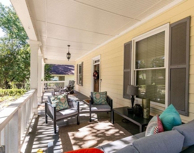 1084 Sanders Avenue Se - Photo Thumbnail 2
