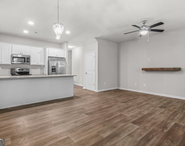 3181 Meadowstone Lane Sw - Photo Thumbnail 5