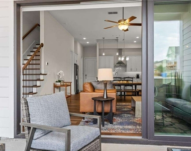 637 Stickley Oak Way - Photo Thumbnail 4