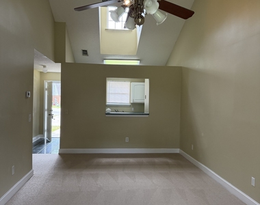 205 A St Charles Place - Photo Thumbnail 4