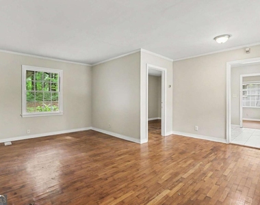 3743 Poplar Drive - Photo Thumbnail 5