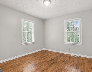 3743 Poplar Drive - Photo Thumbnail 10