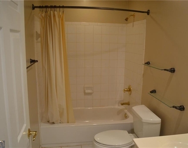 3047 Lenox Road - Photo Thumbnail 4
