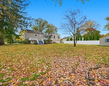 10 Lloyd Ave - Photo Thumbnail 42