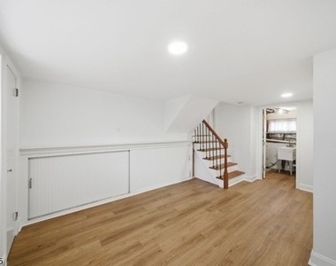 10 Lloyd Ave - Photo Thumbnail 34