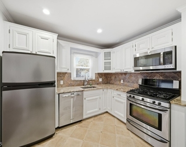 10 Lloyd Ave - Photo Thumbnail 12