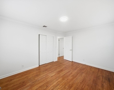 10 Lloyd Ave - Photo Thumbnail 22