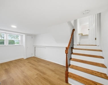 10 Lloyd Ave - Photo Thumbnail 32