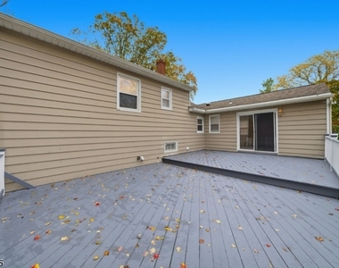 10 Lloyd Ave - Photo Thumbnail 39