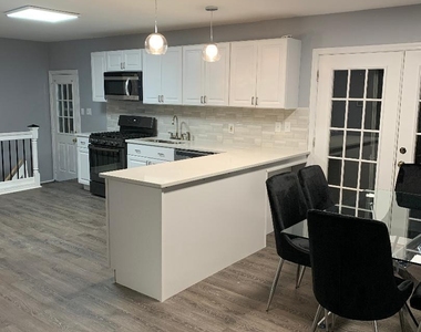 479 Cedar Avenue - Photo Thumbnail 5