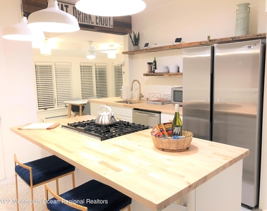 487 West Street - Photo Thumbnail 10