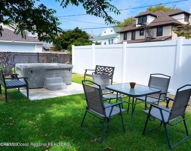 907 Bergh Street - Photo Thumbnail 10