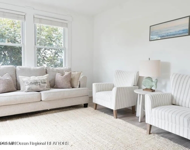 907 Bergh Street - Photo Thumbnail 1