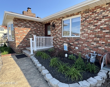 31 Navarra Drive - Photo Thumbnail 30
