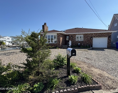 31 Navarra Drive - Photo Thumbnail 35