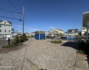 31 Navarra Drive - Photo Thumbnail 37