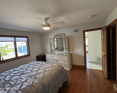 31 Navarra Drive - Photo Thumbnail 13