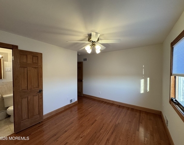31 Navarra Drive - Photo Thumbnail 20