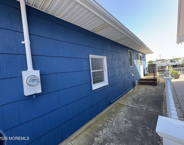 31 Navarra Drive - Photo Thumbnail 26