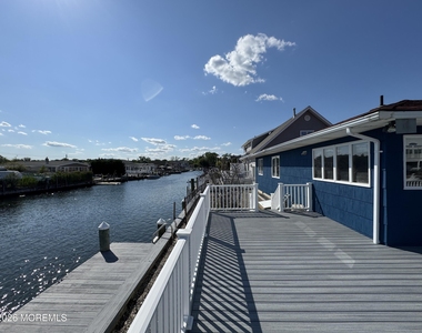 31 Navarra Drive - Photo Thumbnail 28