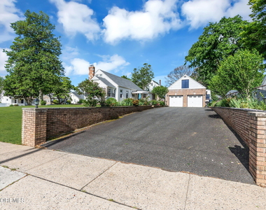 37 Highland Avenue - Photo Thumbnail 45