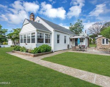 37 Highland Avenue - Photo Thumbnail 3