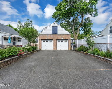 37 Highland Avenue - Photo Thumbnail 44