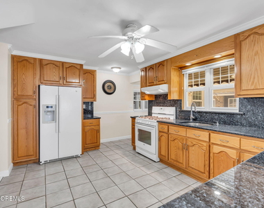 37 Highland Avenue - Photo Thumbnail 18