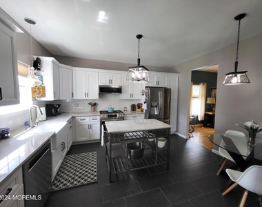 126 Elmwood Avenue - Photo Thumbnail 7
